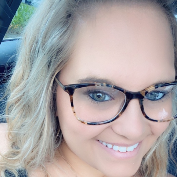 Meet your Posher, Meredith - Picture 1 of 1